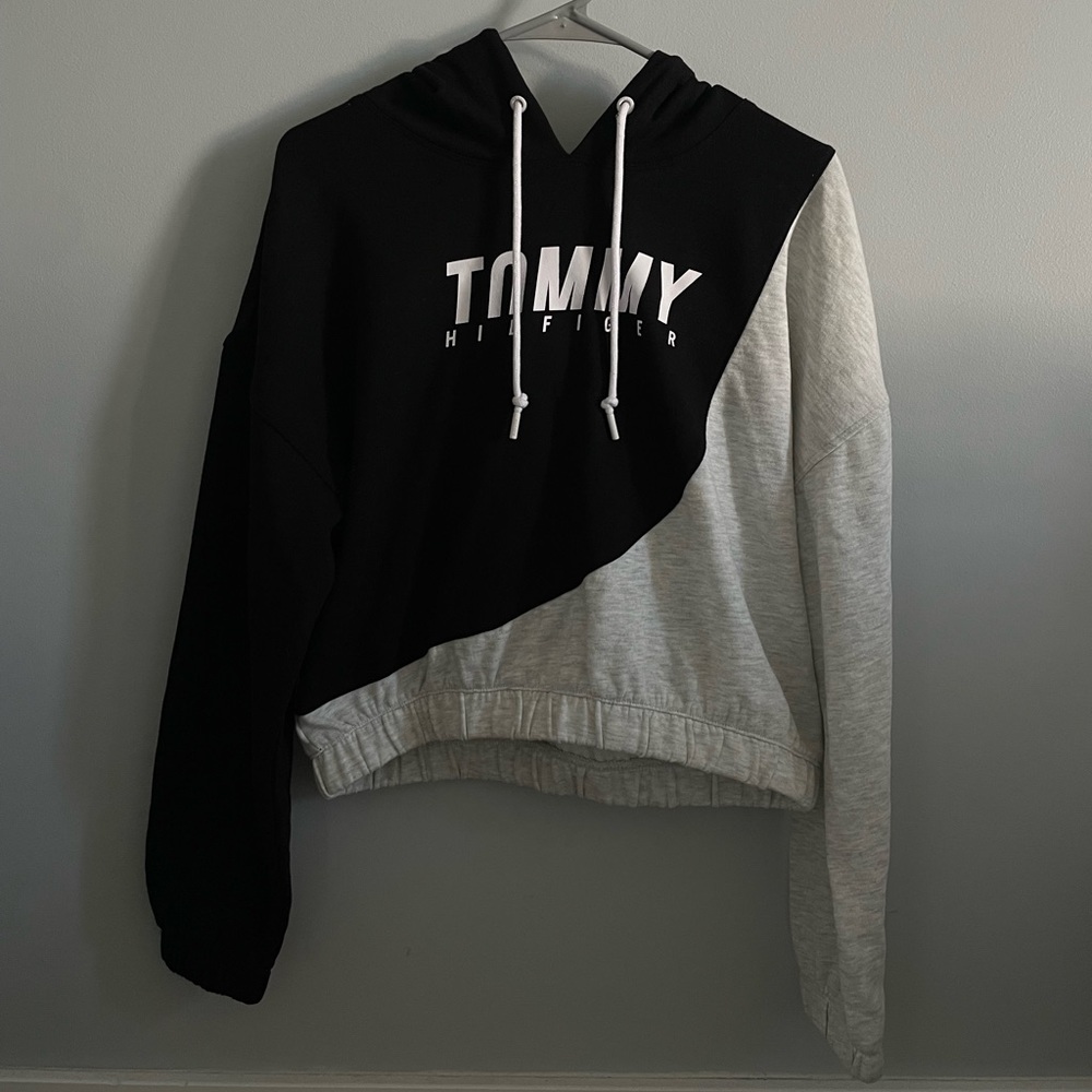 Large Tommy Hilfiger Sport Cropped Hoodie